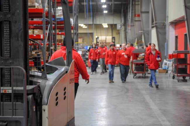 3PL provider warehouse workers