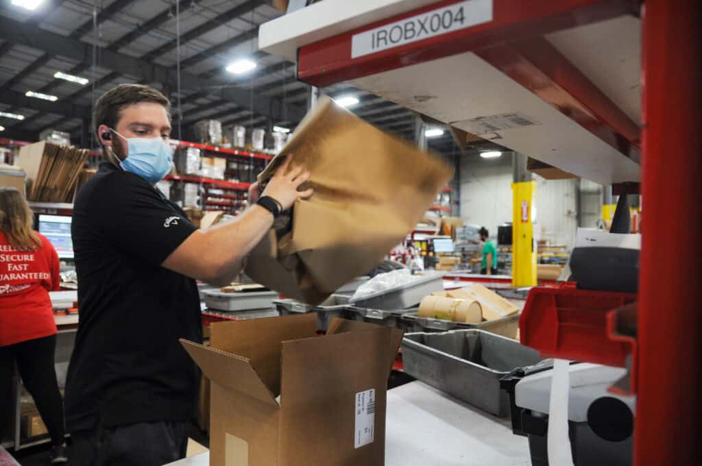 shipping warehouse services